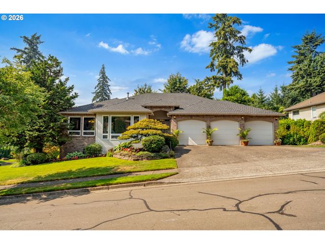 12363 Se DEERFIELD Dr, Happy Valley, OR 97086