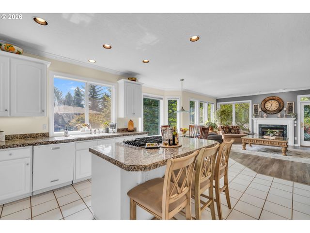 12363 Se DEERFIELD Dr, Happy Valley, OR 97086