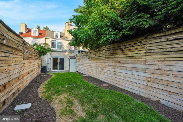 1232 CREASE ST, Philadelphia, PA 19125
