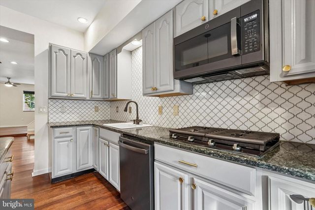 1232 CREASE ST, Philadelphia, PA 19125