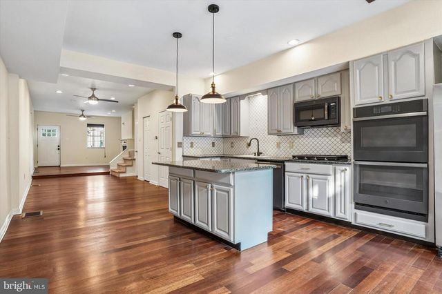 1232 CREASE ST, Philadelphia, PA 19125