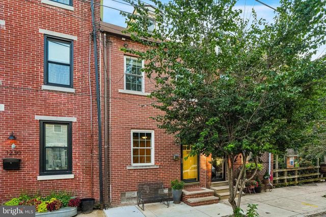 1232 CREASE ST, Philadelphia, PA 19125