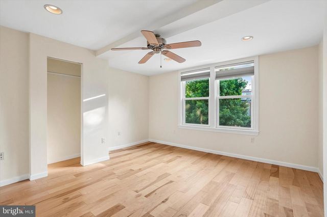 1232 CREASE ST, Philadelphia, PA 19125