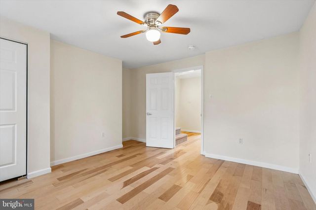 1232 CREASE ST, Philadelphia, PA 19125