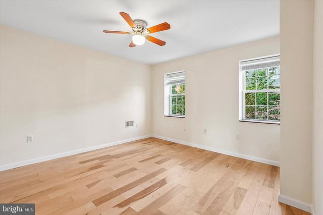 1232 CREASE ST, Philadelphia, PA 19125