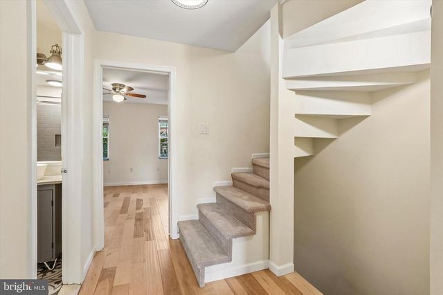 1232 CREASE ST, Philadelphia, PA 19125