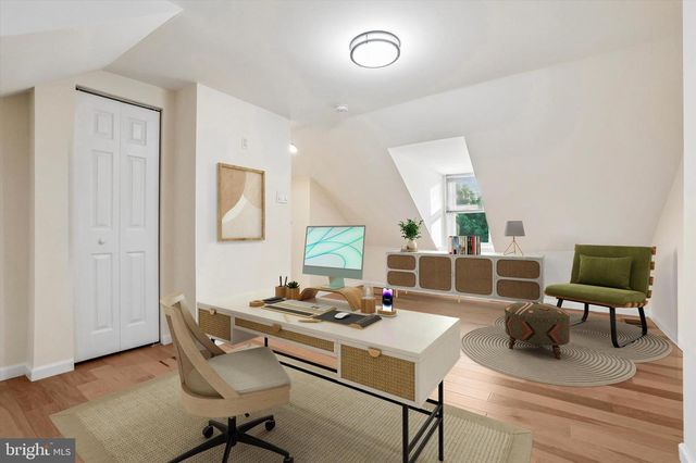 1232 CREASE ST, Philadelphia, PA 19125
