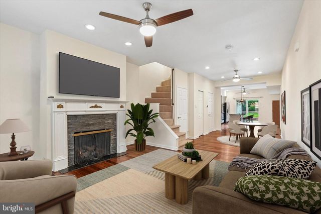 1232 CREASE ST, Philadelphia, PA 19125
