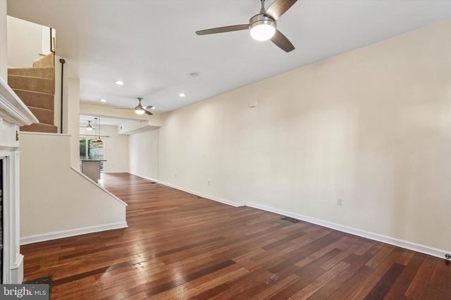 1232 CREASE ST, Philadelphia, PA 19125