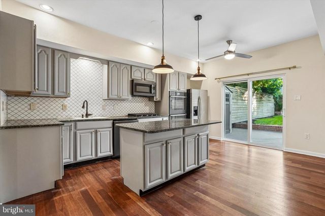 1232 CREASE ST, Philadelphia, PA 19125