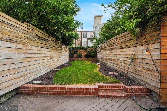 1232 CREASE ST, Philadelphia, PA 19125