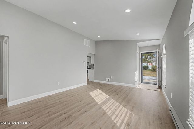 32 Carnaby Close, Freehold, NJ 07728