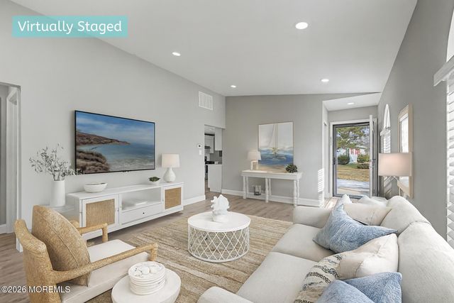 32 Carnaby Close, Freehold, NJ 07728