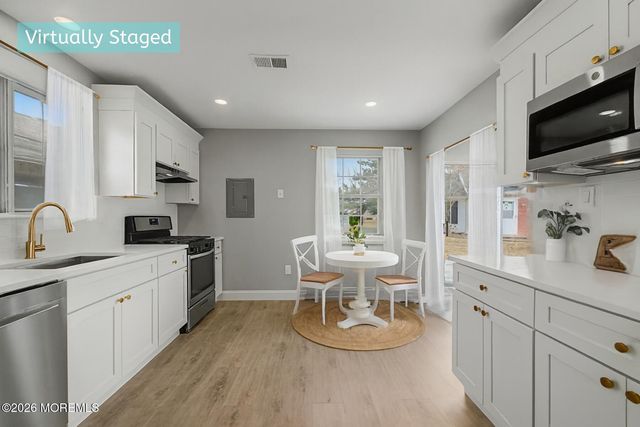 32 Carnaby Close, Freehold, NJ 07728