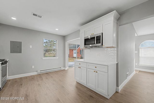 32 Carnaby Close, Freehold, NJ 07728