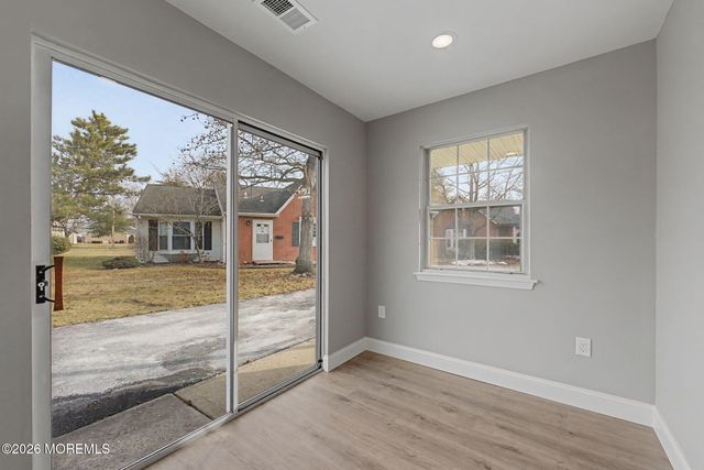 32 Carnaby Close, Freehold, NJ 07728