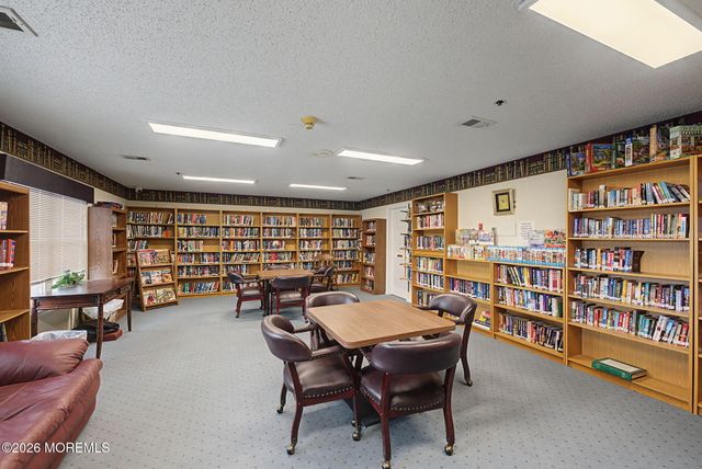 32 Carnaby Close, Freehold, NJ 07728