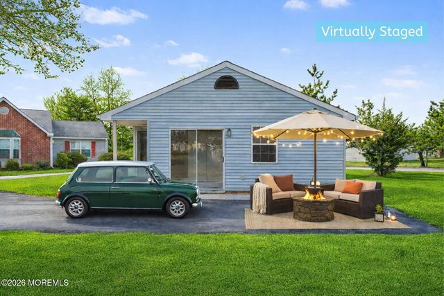 32 Carnaby Close, Freehold, NJ 07728