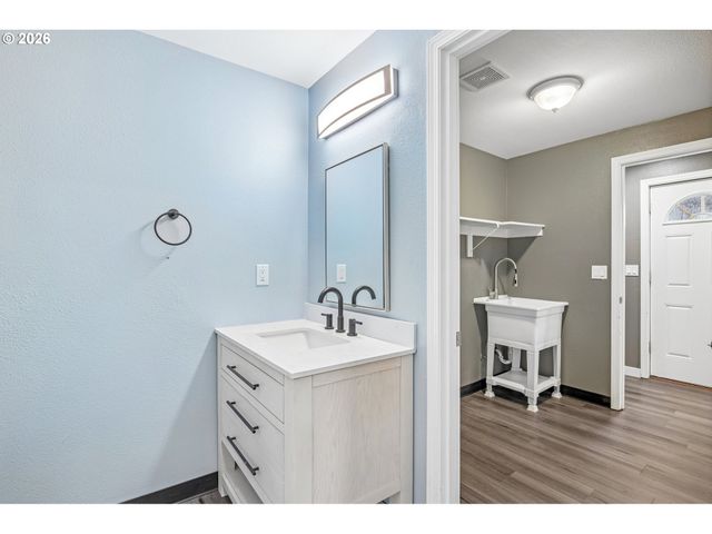 11816 Ne 40TH Pl, Vancouver, WA 98686