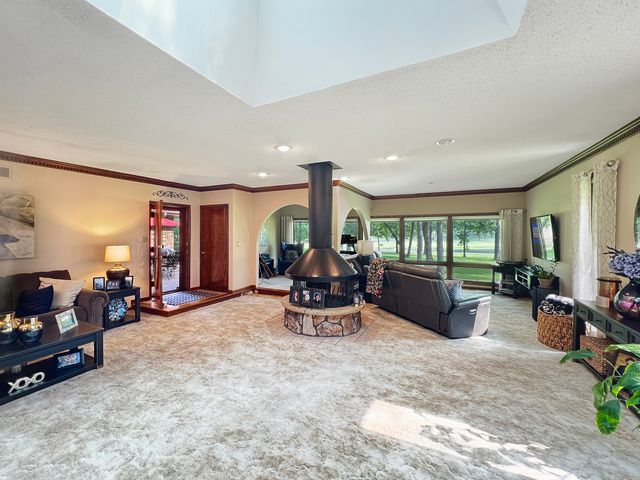 22929 Burnham Avenue, Chicago Heights, IL 60411