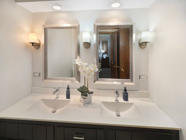 22929 Burnham Avenue, Chicago Heights, IL 60411