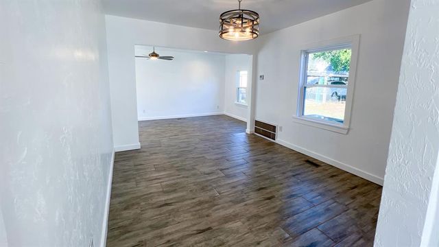 3012 N Venice Boulevard, Oklahoma City, OK 73107