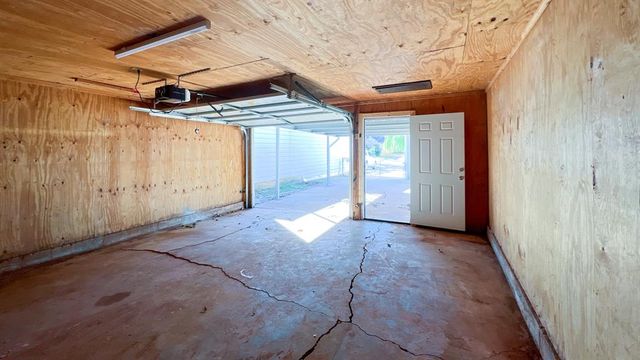 3012 N Venice Boulevard, Oklahoma City, OK 73107