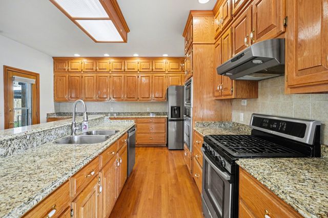 11948 Betts Rd, Greenbrier, TN 37073