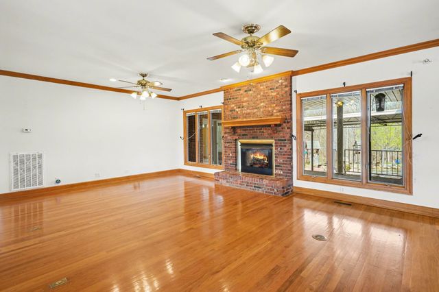 11948 Betts Rd, Greenbrier, TN 37073