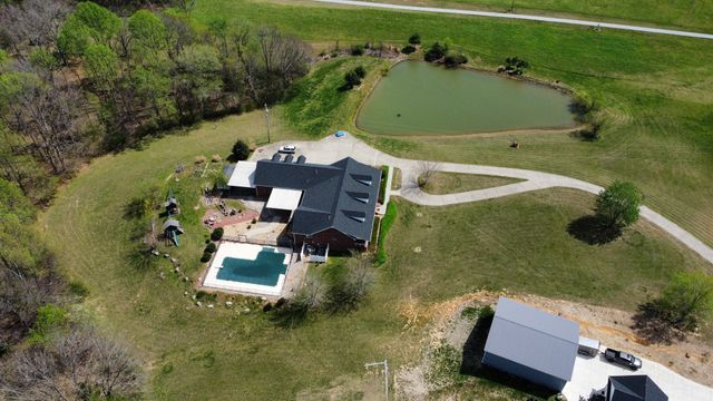 11948 Betts Rd, Greenbrier, TN 37073