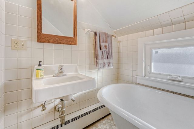 414 S State Street, Hampshire, IL 60140