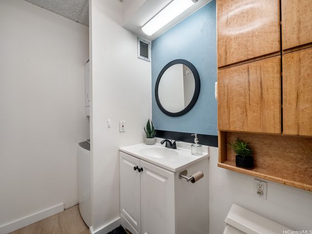 2092 Kuhio Avenue 2405, Honolulu, HI 96815