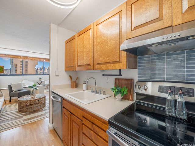 2092 Kuhio Avenue 2405, Honolulu, HI 96815