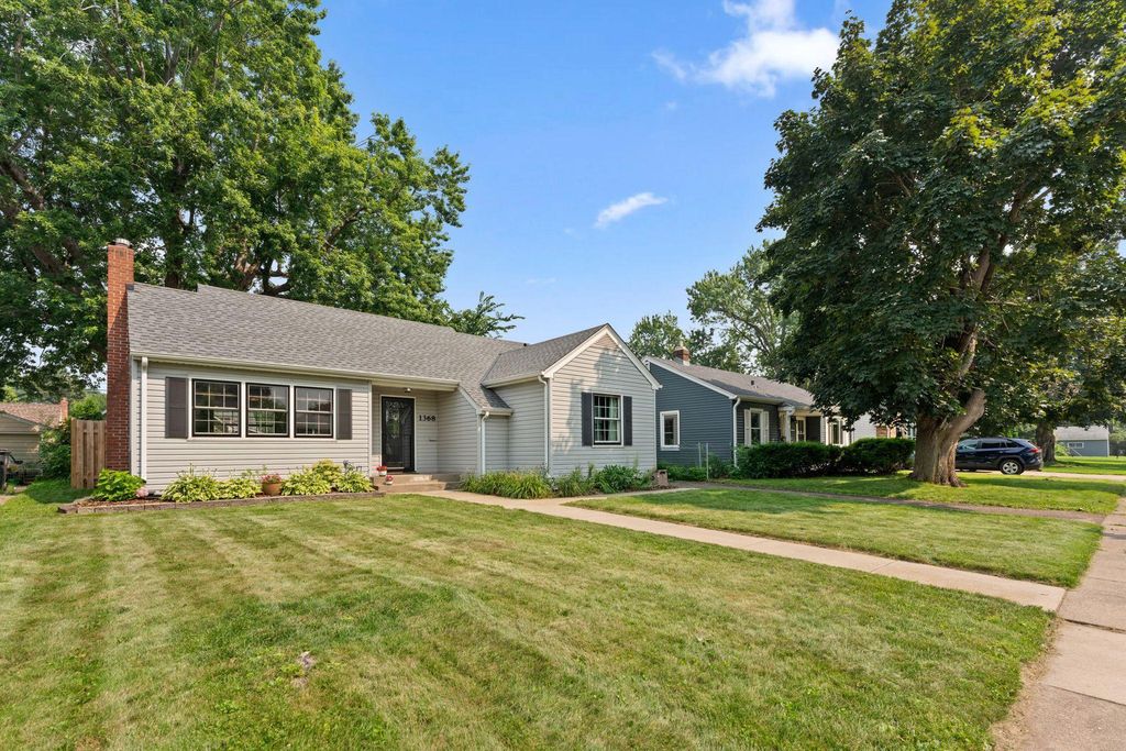 1368 Mackubin Street, Saint Paul, MN 55117