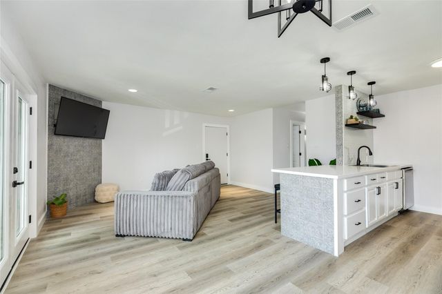 3220 69th Street F5, Galveston, TX 77551