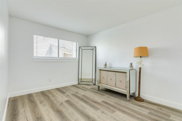 3220 69th Street F5, Galveston, TX 77551