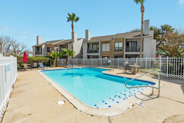 3220 69th Street F5, Galveston, TX 77551