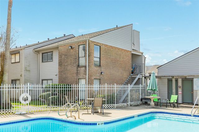 3220 69th Street F5, Galveston, TX 77551