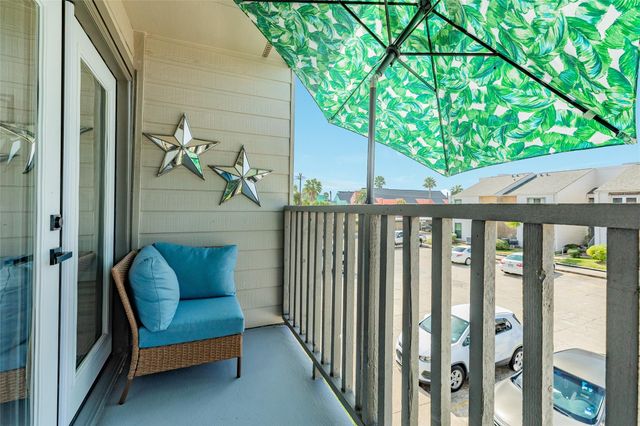 3220 69th Street F5, Galveston, TX 77551