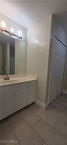 1019 SE 12th TER, Cape Coral, FL 33990