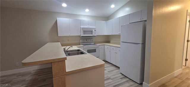 1019 SE 12th TER, Cape Coral, FL 33990