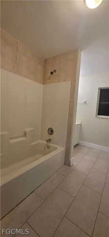 1019 SE 12th TER, Cape Coral, FL 33990