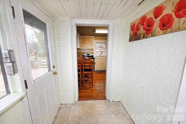 1340 1st Avenue Place NW, Hickory, NC 28601