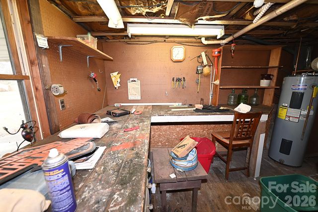 1340 1st Avenue Place NW, Hickory, NC 28601