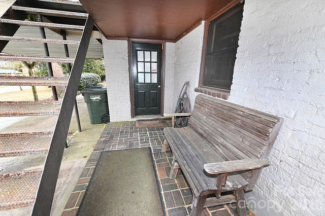 1340 1st Avenue Place NW, Hickory, NC 28601