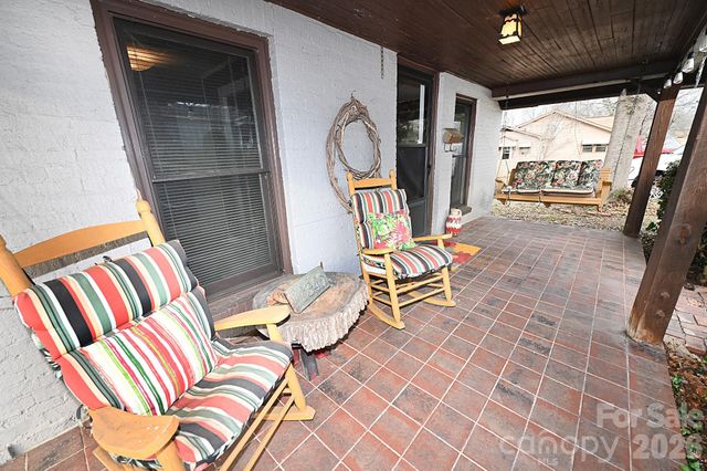 1340 1st Avenue Place NW, Hickory, NC 28601