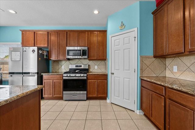 814 Corner Square, Seabrook, TX 77586