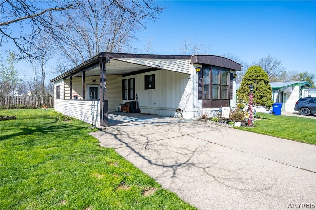 57 Waterview Parkway, Hamburg, NY 14075