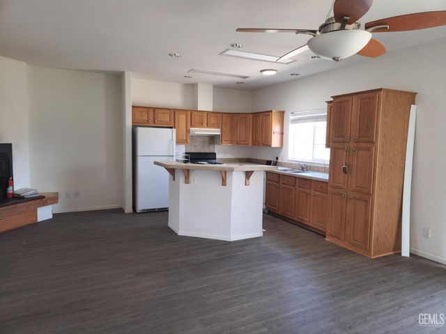 23200 Grimsel Drive, Tehachapi, CA 93561