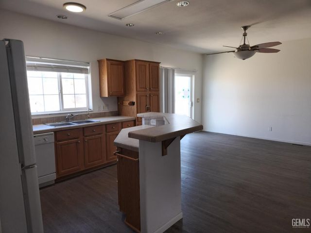 23200 Grimsel Drive, Tehachapi, CA 93561